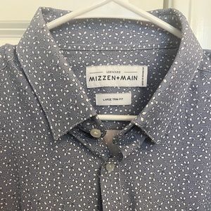 Mizzen Main Leeward Mens L Blue pattern Button Down Short Sleeve. *Never worn